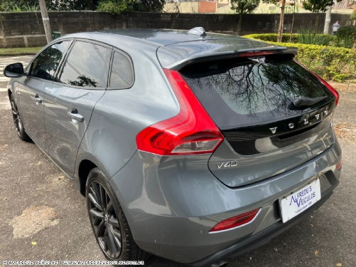 Volvo V40 2.0 T4 MOMENTUM  2018/2019